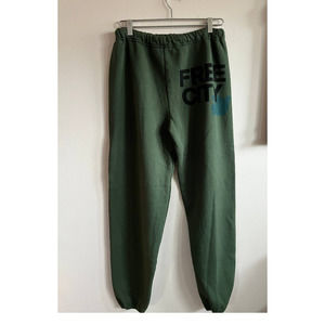 NWT Women's Free City Lets Go Green Sweatpants. Fit is like med/lrg